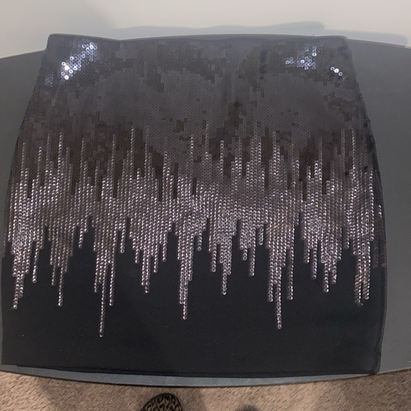 Express Sequin Mini Skirts  (set of 3) - Picture 8 of 10
